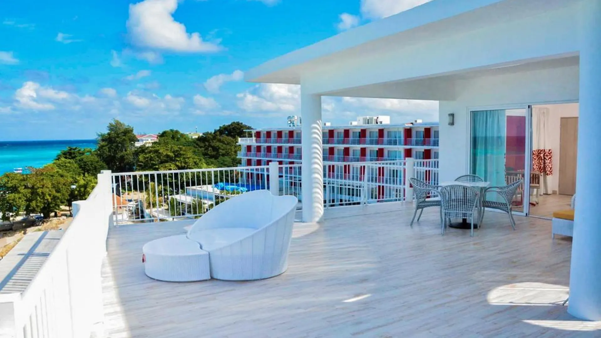 Grand Decameron Montego Beach, A Trademark All-Inclusive Resort Бухта Монтего 3*,