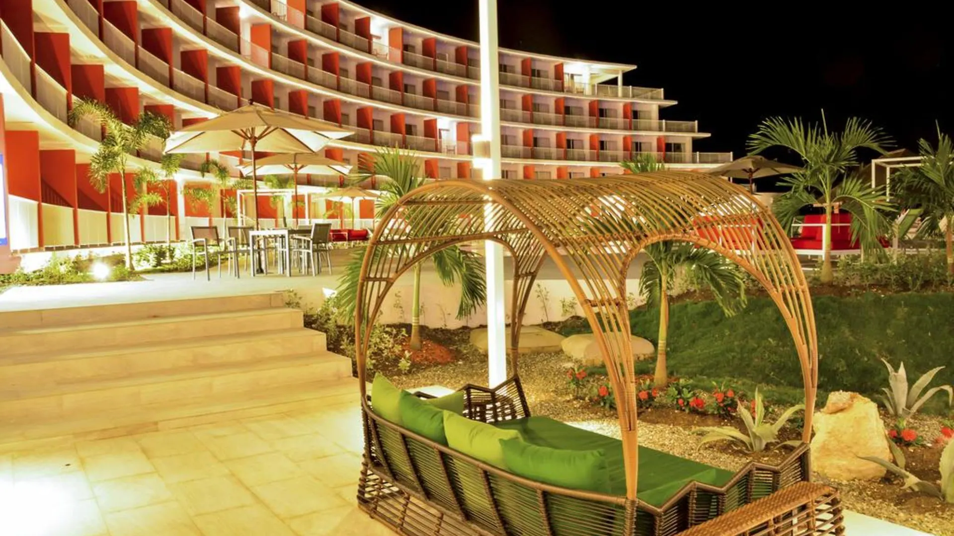 Grand Decameron Montego Beach, A Trademark All-Inclusive Resort Бухта Монтего 3*,  Ямайка