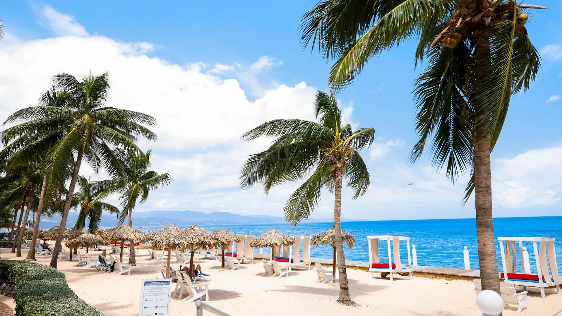 Grand Decameron Montego Beach, A Trademark All-Inclusive Resort Бухта Монтего