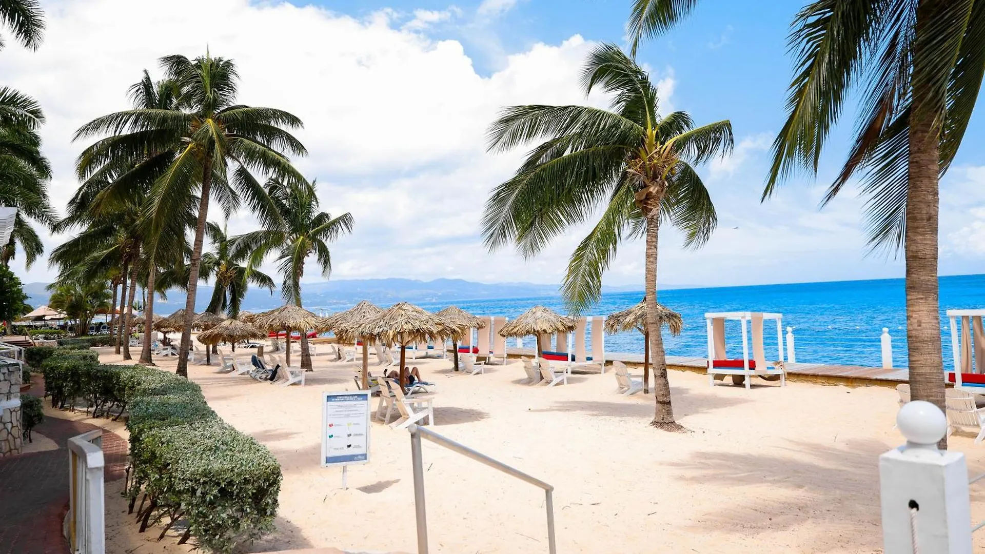 Grand Decameron Montego Beach, A Trademark All-Inclusive Resort Бухта Монтего