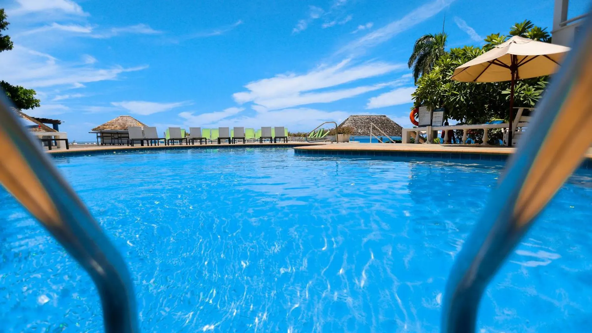 Grand Decameron Montego Beach, A Trademark All-Inclusive Resort Бухта Монтего Ямайка