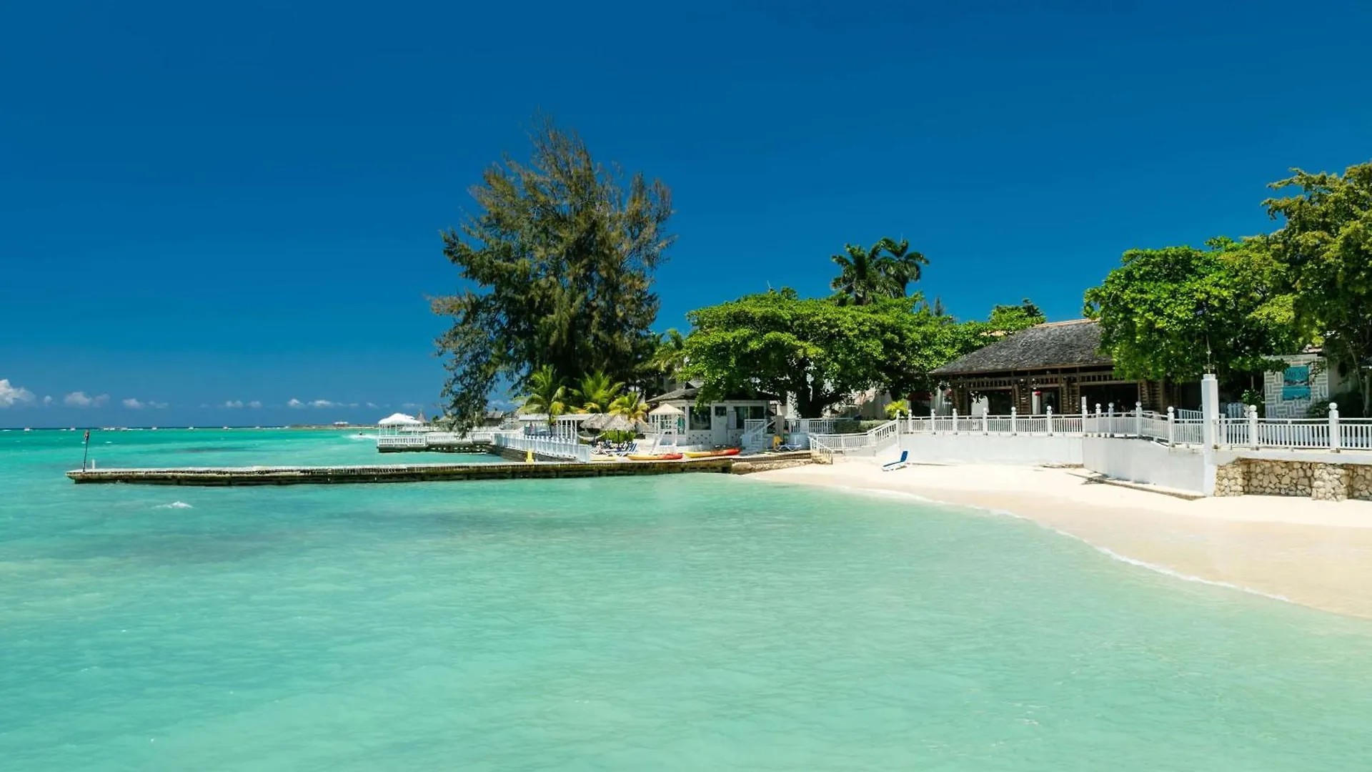 Grand Decameron Montego Beach, A Trademark All-Inclusive Resort Бухта Монтего