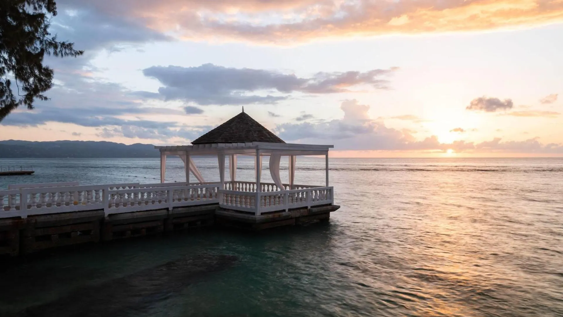***  Grand Decameron Montego Beach, A Trademark All-Inclusive Resort Бухта Монтего Ямайка