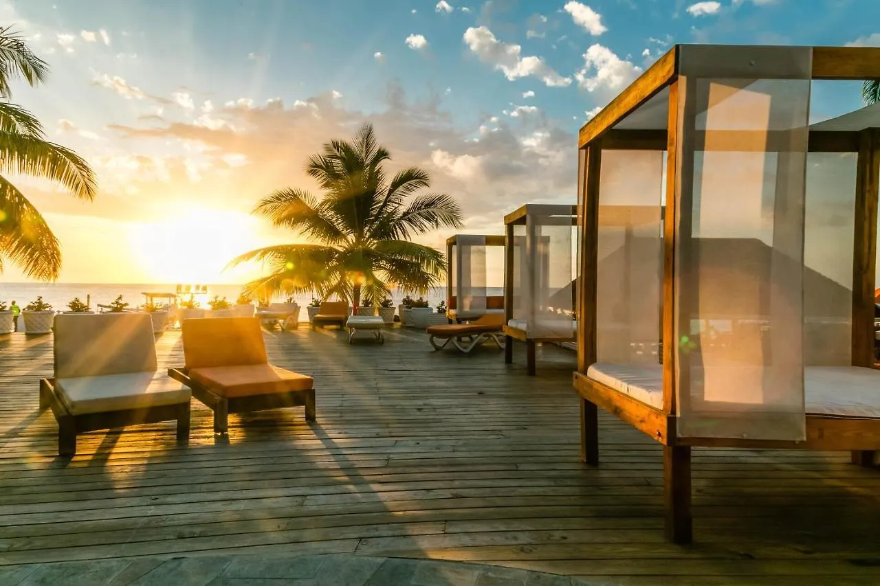 Grand Decameron Montego Beach, A Trademark All-Inclusive Resort Бухта Монтего 3*,